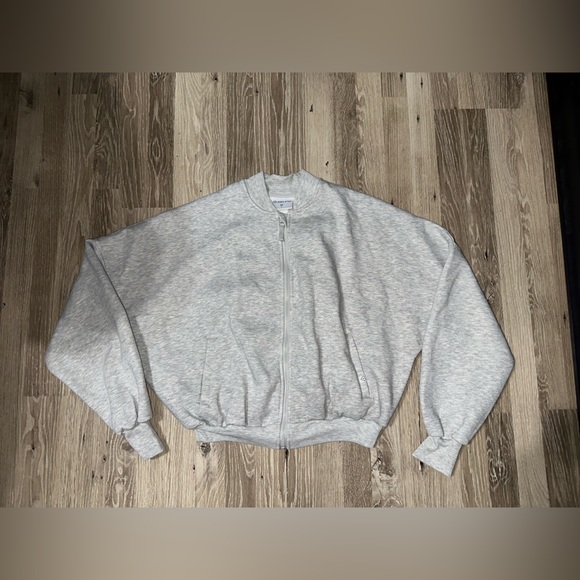 Blogilates Gray Full Zip Up Medium - Picture 5 of 7